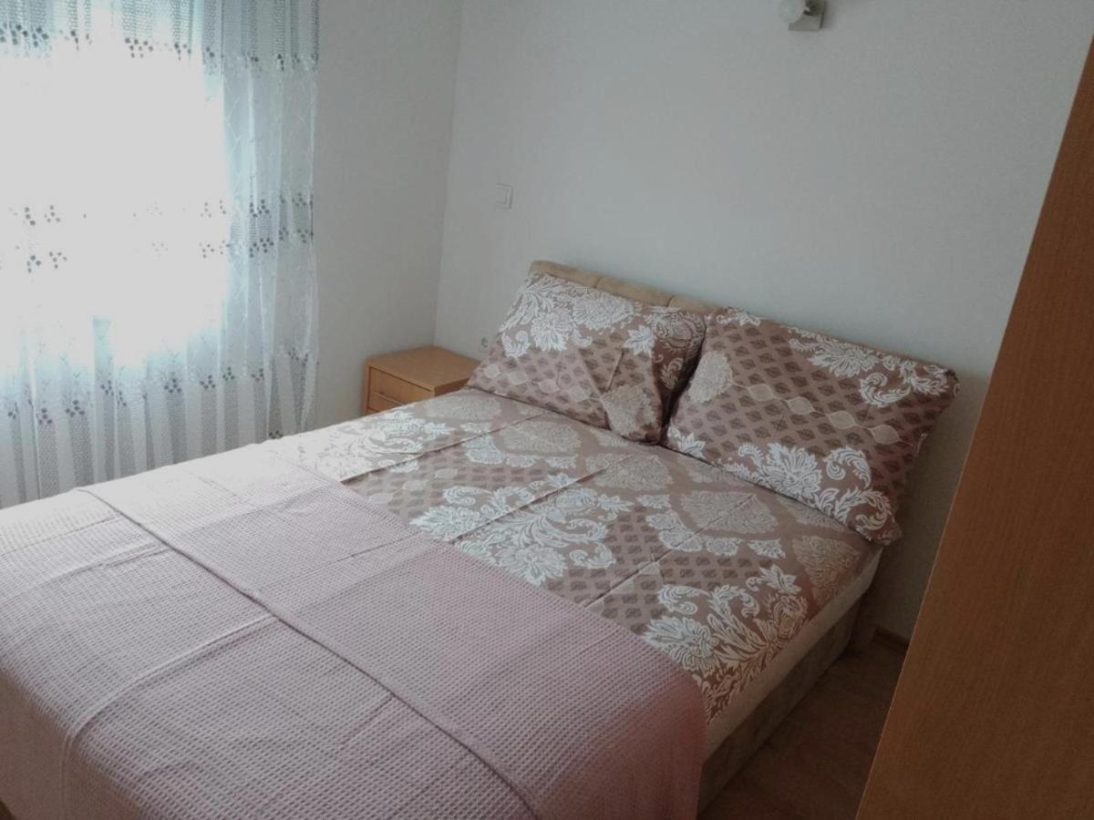 Apartman Josipa Peroj Eksteriør bilde