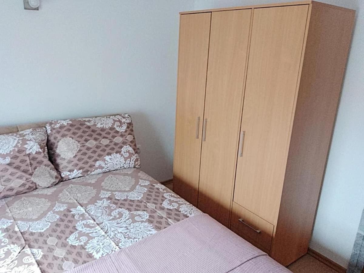 Apartman Josipa Peroj Eksteriør bilde