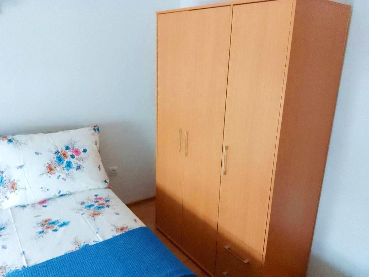 Apartman Josipa Peroj Eksteriør bilde