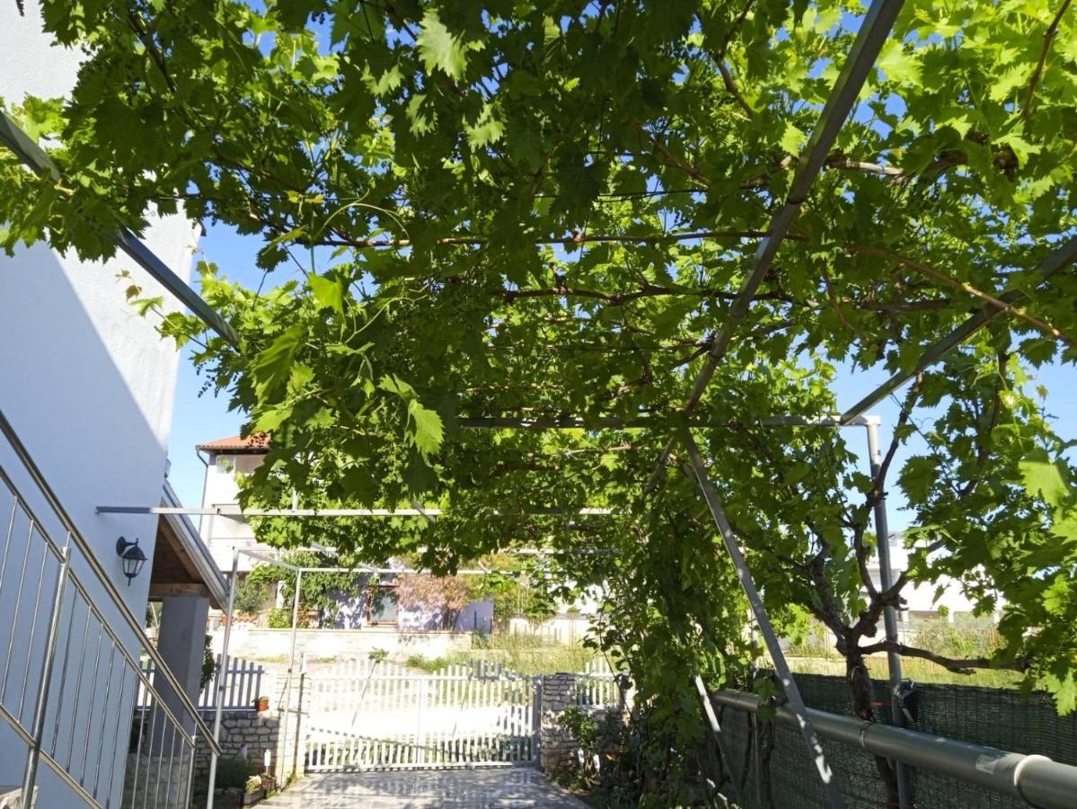 Apartman Josipa Peroj Eksteriør bilde